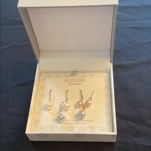 NWT Aleure Freshwater Pearl Earrings